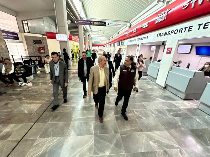 Aeropuerto Internacional de Toluca. Ricardo Moreno, presidente municipal.