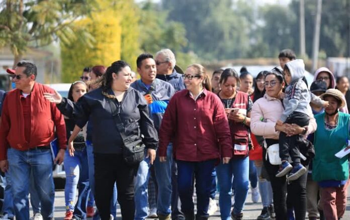 Brigadas masivas de limpieza en Ecatepec. Presidenta municipal Azucena Cisneros. Imagen de internet.