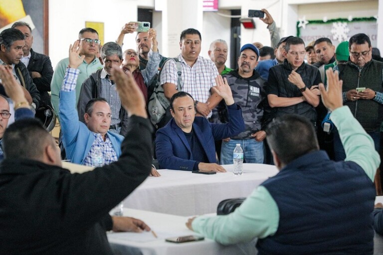 En sesión ilegal, 10 regidores de Tepic intentan incrementar 12 MDP a su presupuesto