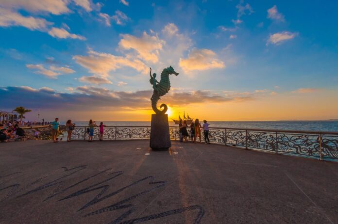 Aumenta, en enero, derrama económica de cruceristas en Puerto Vallarta