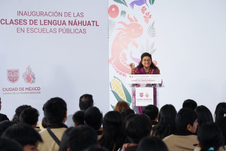 Clara Brugada inaugura clases de lengua náhuatl en escuelas públicas de la Ciudad de México