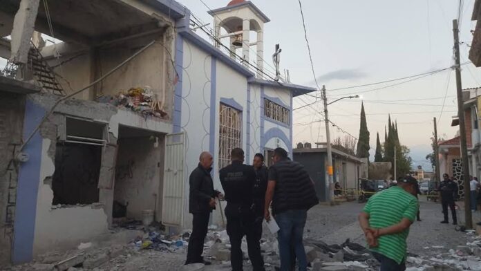 Explosión de pirotecnia en capilla de Chalco deja dos lesionados