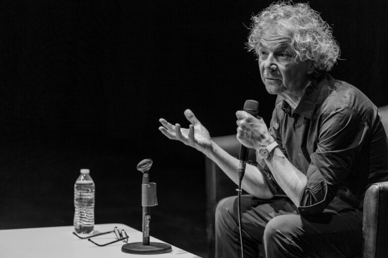 Daniele Finzi Pasca inspira a nueva generaciones en Clase Magistral en la UNAM