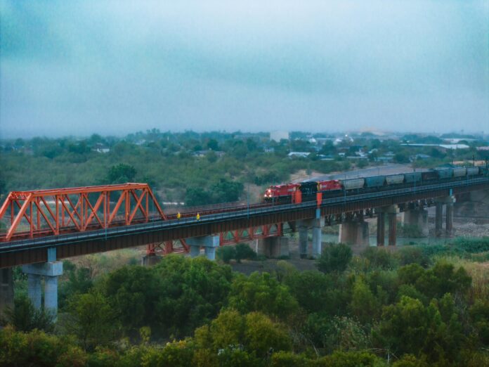 Inauguran puente ferroviario en Nuevo Laredo