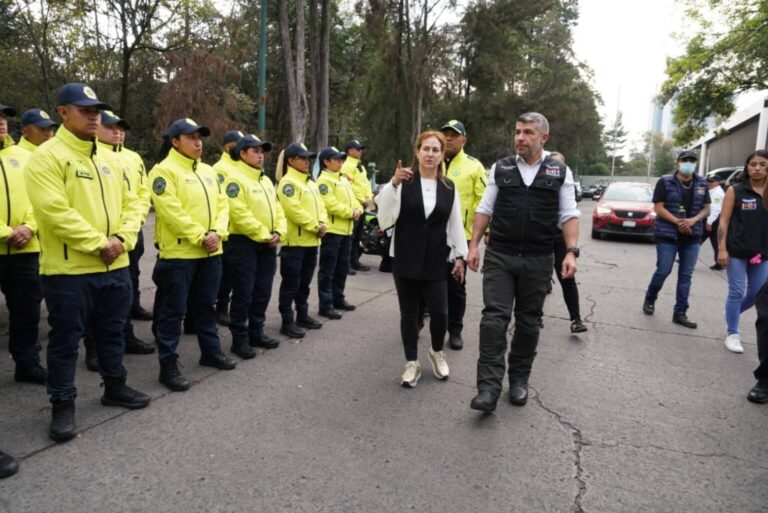 Inicia operativo en Miguel Hidalgo para retirar vehículos mal estacionados y recuperar vialidades