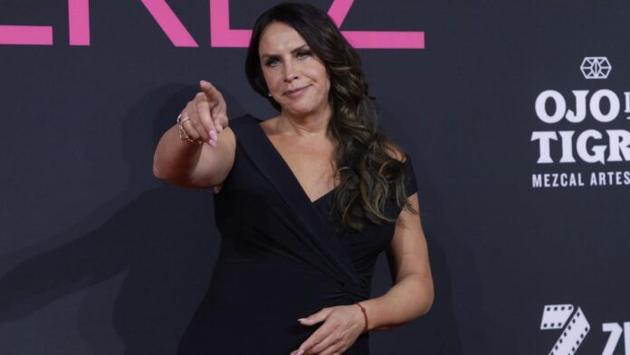 Karla Sofía Gascón responde a Netflix en redes sociales