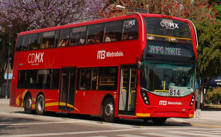 Metrobús amplía horario nocturno en Línea 7 para mejorar movilidad en Reforma