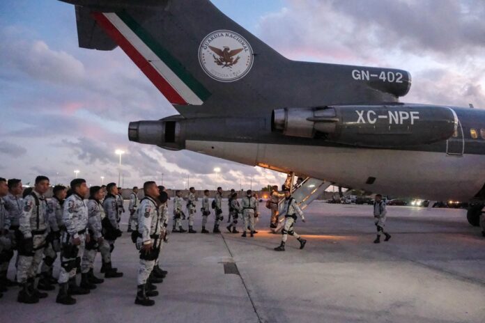 México inicia despliegue de 10 mil militares en la frontera norte