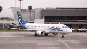 Nuevo León fortalece su conexión aérea internacional con la llegada de Alaska Airlines