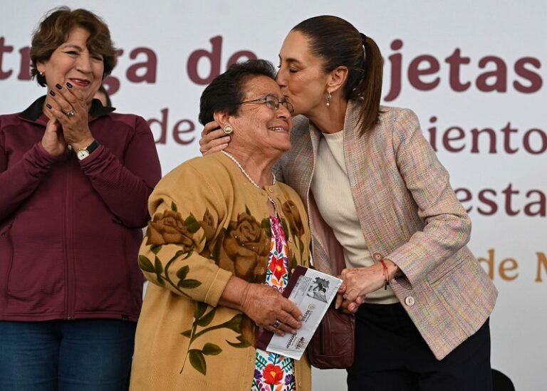 No me siento sola y ustedes tampoco están solos; México negocia con la frente en alto: Claudia Sheinbaum