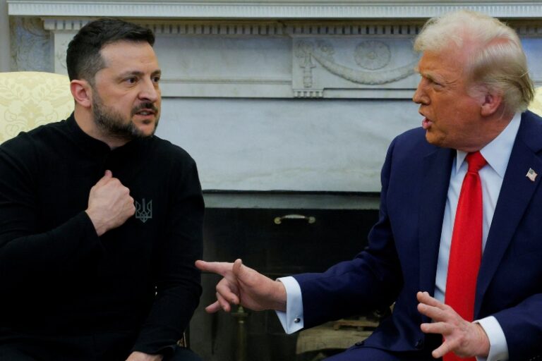 Donald Trump y Volodimir Zelenski se agarran ‘a verdadazos’ durante su reunión en la Casa Blanca