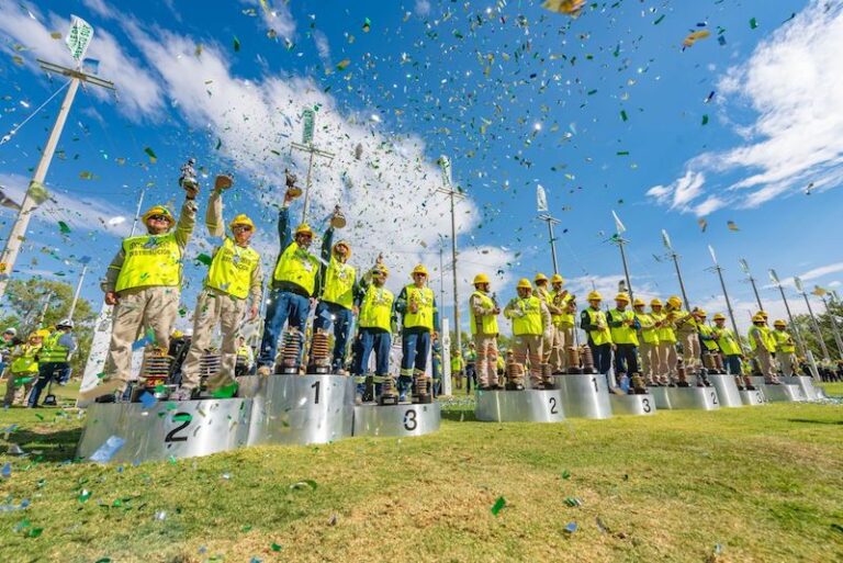 Los mejores trabajadores electricistas de México compiten en el 10º Torneo Nacional de personal de campo de CFE