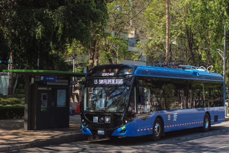 El Trolebús de la Ciudad de México celebra 74 años impulsando la electromovilidad