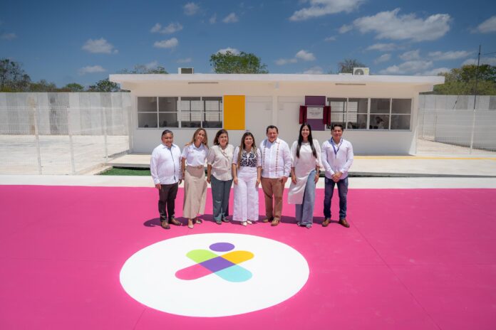 Diaz Mena entrega aulas seguras y accesibles en Casa Otoch