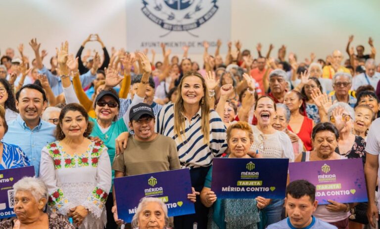 Entregan las primeras tarjetas del programa “Mérida Contigo”