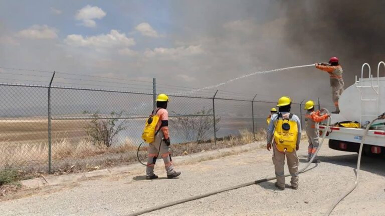 Incendio en pastizal paraliza al Aeropuerto Internacional de Tuxtla Gutiérrez, Chiapas