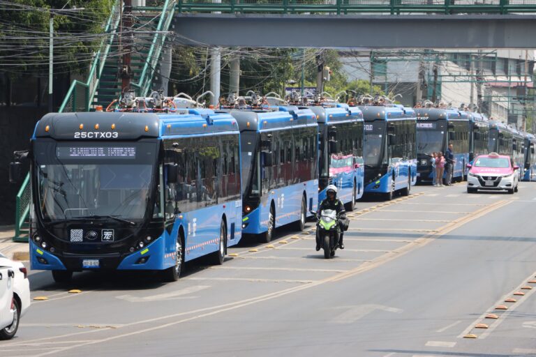 Lanzan 14 trolebuses con tecnología sustentable en Taxqueña-Perisur