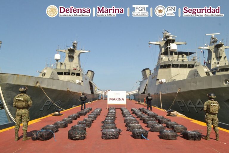 Marina asegura 4.2 toneladas de cocaína frente a costas de Guerrero
