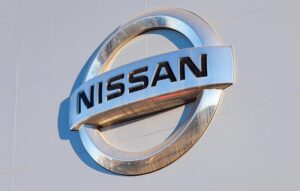 Nissan suspende envío de camionetas de México a EU