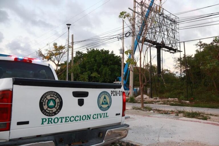 Retira gobierno de Benito Juárez espectaculares para mejor imagen urbana