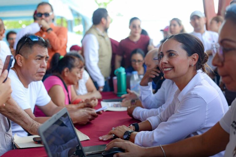 Ana Paty Peralta presente en audiencia pública “La Voz del Pueblo”