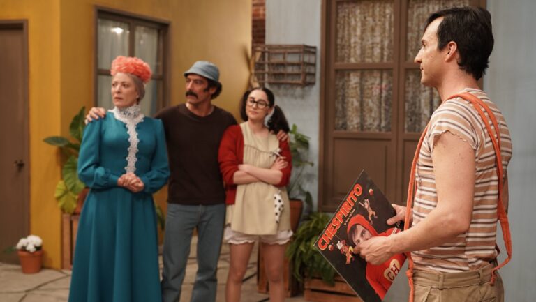 Chespirito vuelve a la pantalla con serie biográfica llena de nostalgia y drama