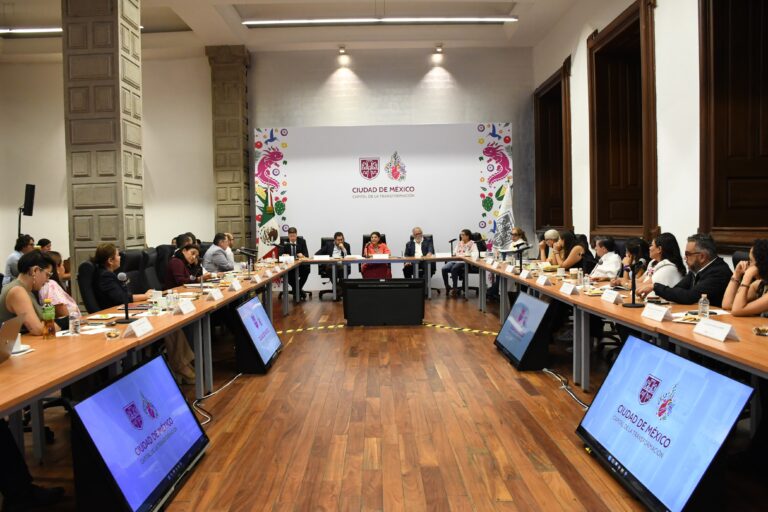 Clara Brugada encabeza tercera sesión de Cabildo con alcaldes y gabinete de CDMX