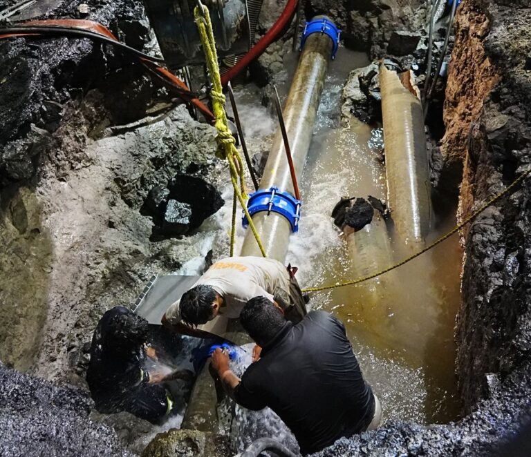 Concluyen trabajos de reparación tras fuga de agua en Eje 3 Oriente