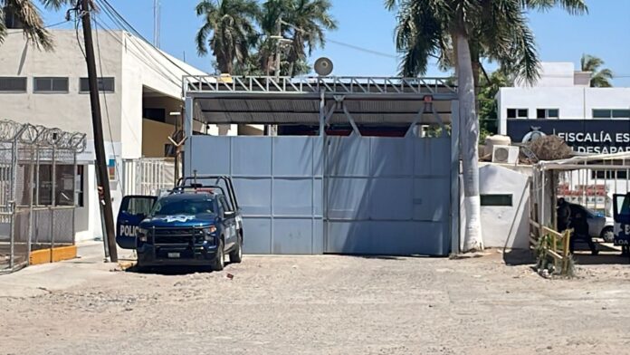 Hallan armas, celulares, drogas y dinero tras revisión en penal de Aguaruto, Sinaloa
