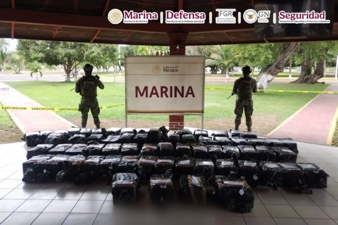 Marina asegura 1.28 toneladas de cocaína en costas de Michoacán