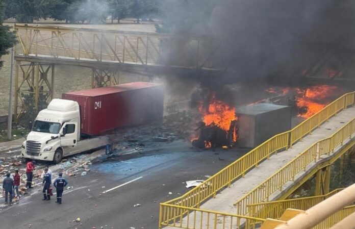 Se registra fuerte accidente en la México-Toluca