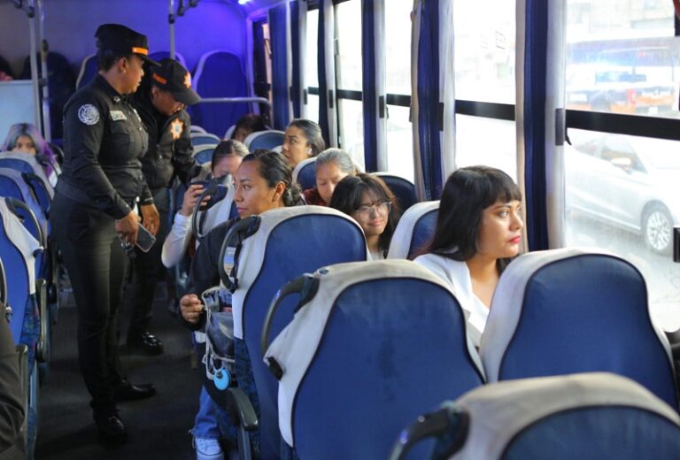 Refuerza Azucena Cisneros operativos en transporte público
