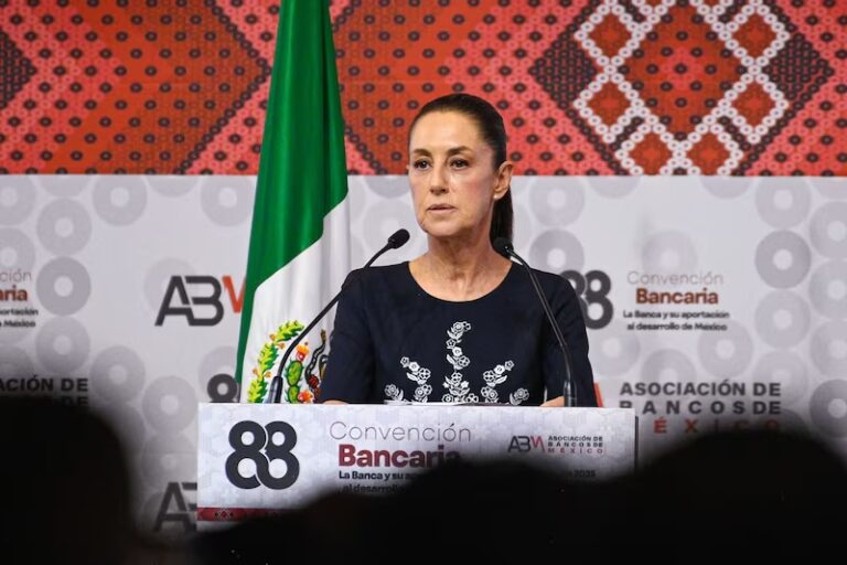 Debemos sentirnos satisfechos por la solidez económica de México: Claudia Sheinbaum