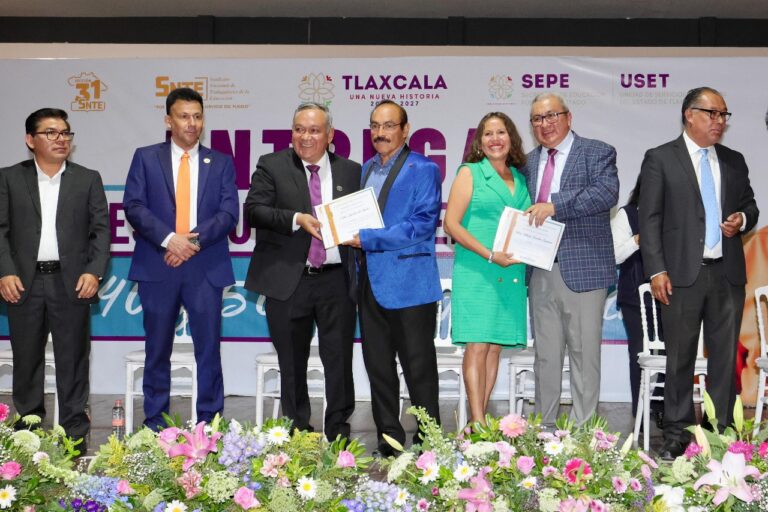 Gobierno del Estado reconoce a maestros tlaxcaltecas de la sección 31 del SNTE