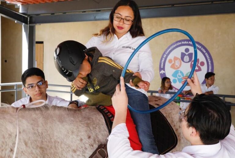 SEDIF Tlaxcala brinda atención a más de 9 mil niñas y niños con discapacidad