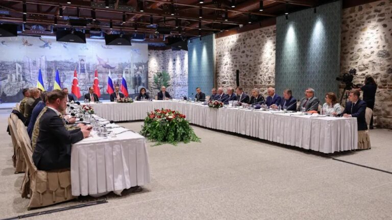 Moscú y Kiev canjearán 2.000 prisioneros y Rusia exige el control de cuatro regiones ucranianas