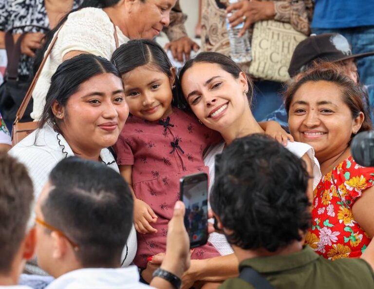 Promueve Ana Paty Peralta emprendimiento de mujeres