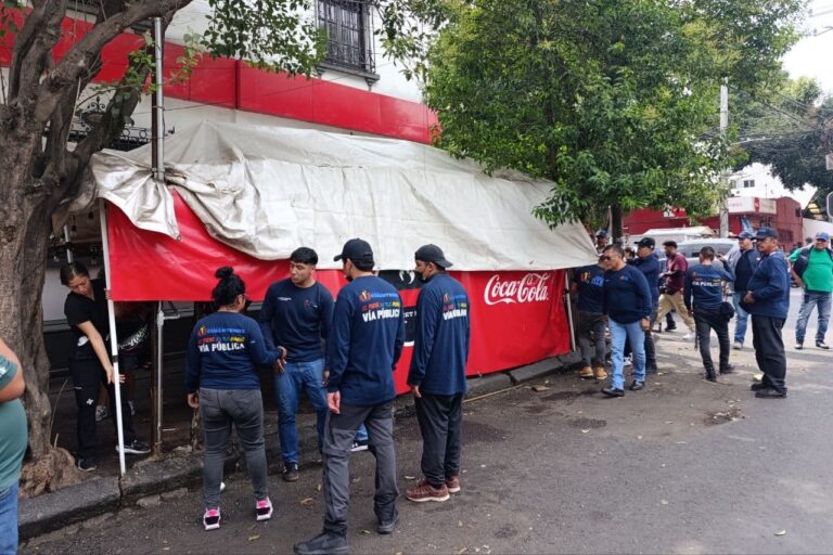 Alcaldía Cuauhtémoc arrasa con obstáculos ilegales en calles de tres colonias clave
