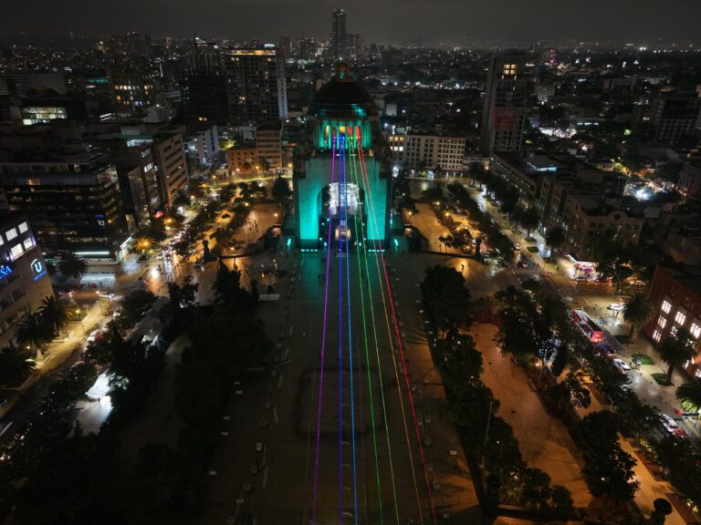 CDMX se ilumina con los colores del Orgullo LGBTQ+🌈