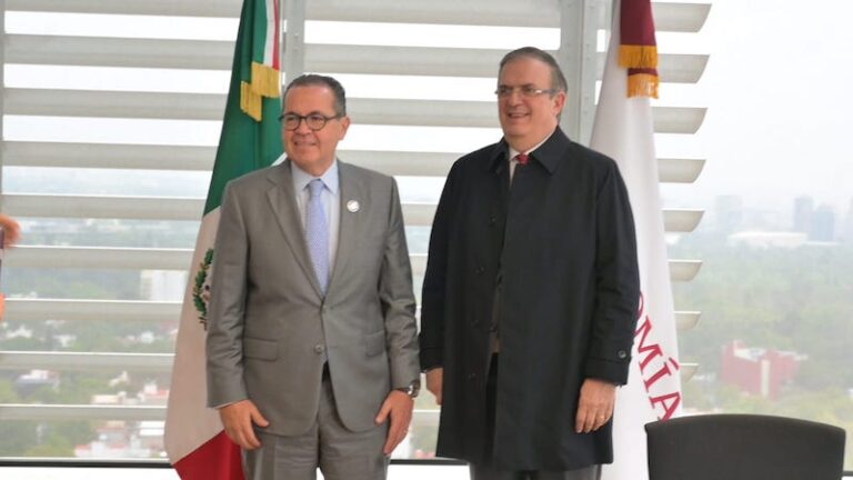 Claudio Silva-Herzog tiende puentes con el secretario de Economía para fortalecer la lucha contra el contrabando y el sistema aduanal