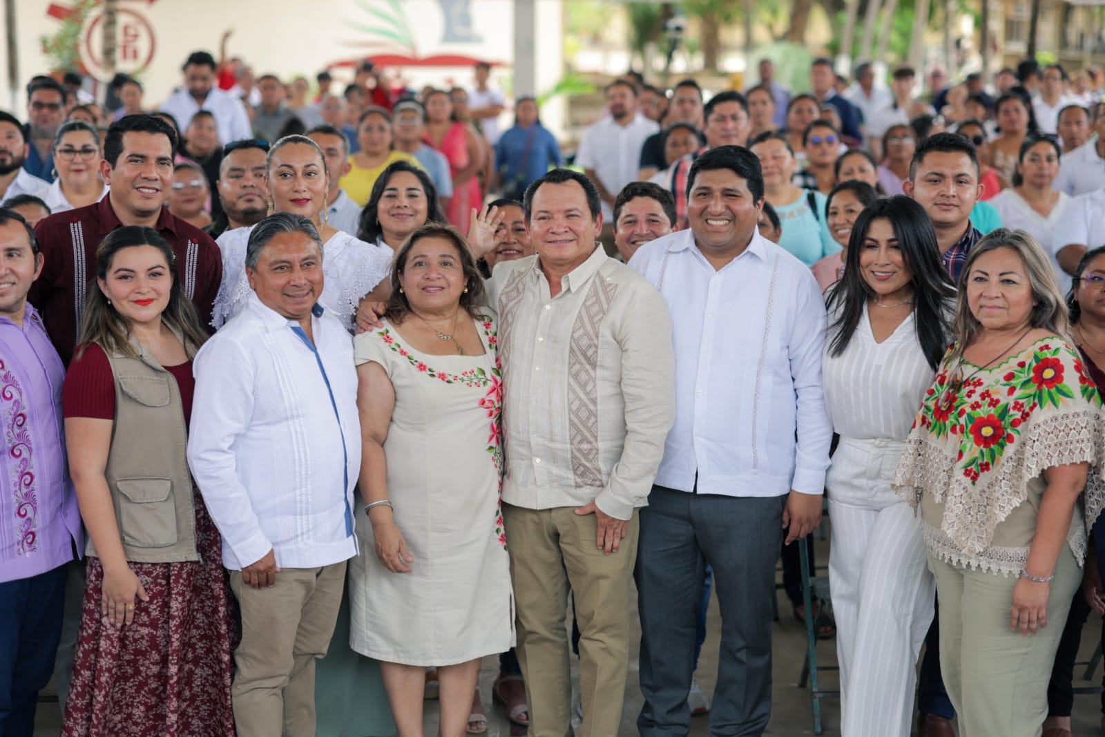 Entregan tarjetas de pensión para personas con discapacidad en Yucatán