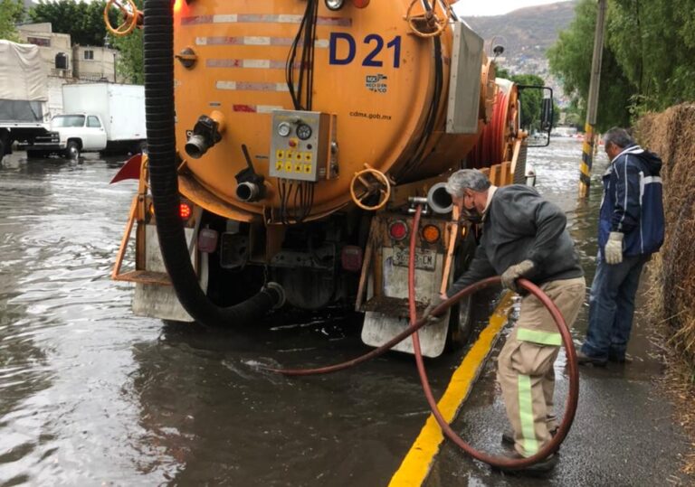 Activan operativo Tlaloque ante lluvias intensas que colapsan vialidades en la Ciudad de México