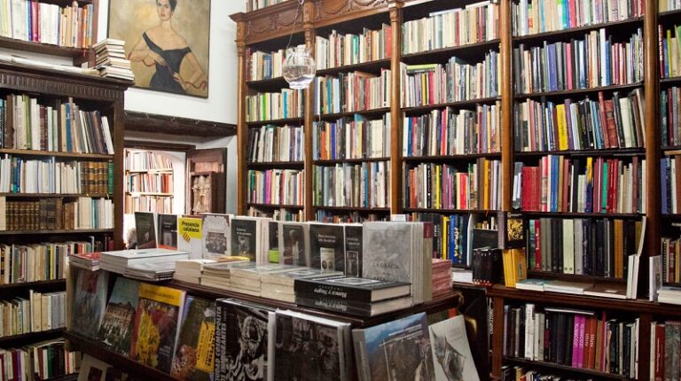 OTRAS INQUSICIONES: Librería Madero: Un Silencio en la Ciudad de México