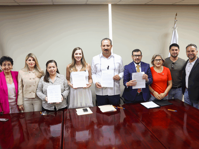 Mariana Rodríguez presenta iniciativas contra el trabajo infantil en Nuevo León