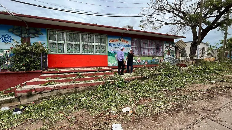 Reanudan las clases en Guerrero tras el paso de 'Erick'