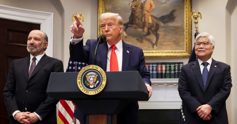 Impulsa Donald Trump polémico presupuesto en el Congreso