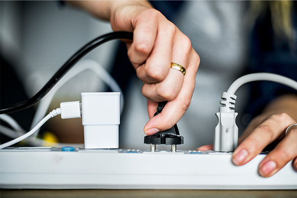 Cuidado con los “vampiros eléctricos”; Profeco te dice cómo ahorrar energía en casa
