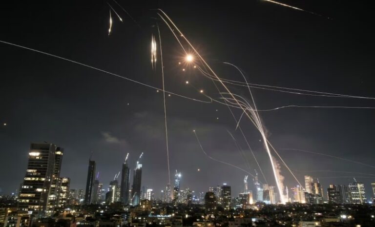 Lanza Irán misiles contra bases de Estados Unidos en Qatar