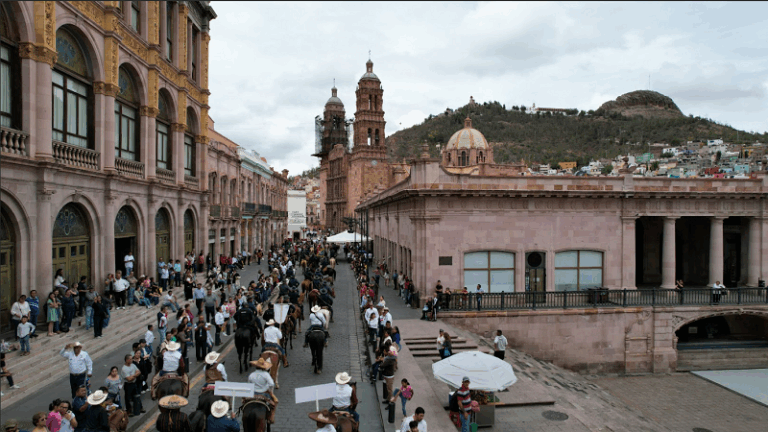 Con tradicional Cabalgata, se conmemora el 111 Aniversario de la Toma de Zacatecas