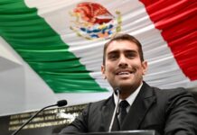 Congreso de Campeche reconoce a Roger Alonso Castillo, piloto que salvó a 222 personas tras falla de aeronave
